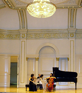 The <em>Tre Voce</em> trio at Carnegie Hall